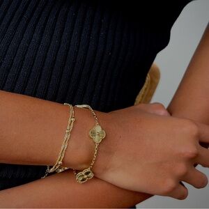 Elegant 4 Leaf Clover Bracelet